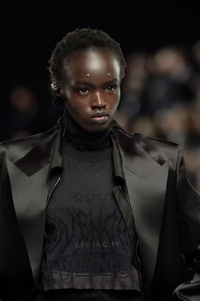 Look 37